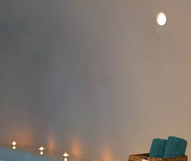 تختخواب و صبحانه Twentyone Suites