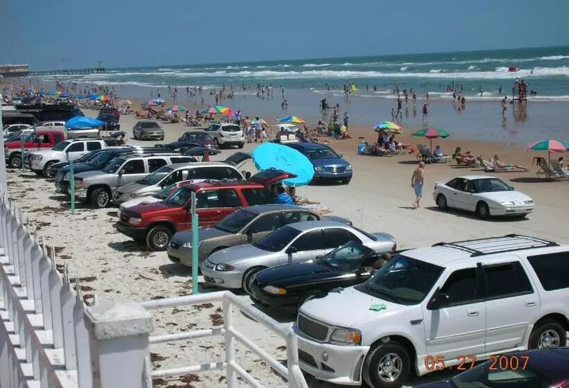 Harbour Beach Resort 811