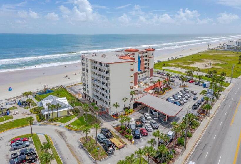 Harbour Beach Resort 811