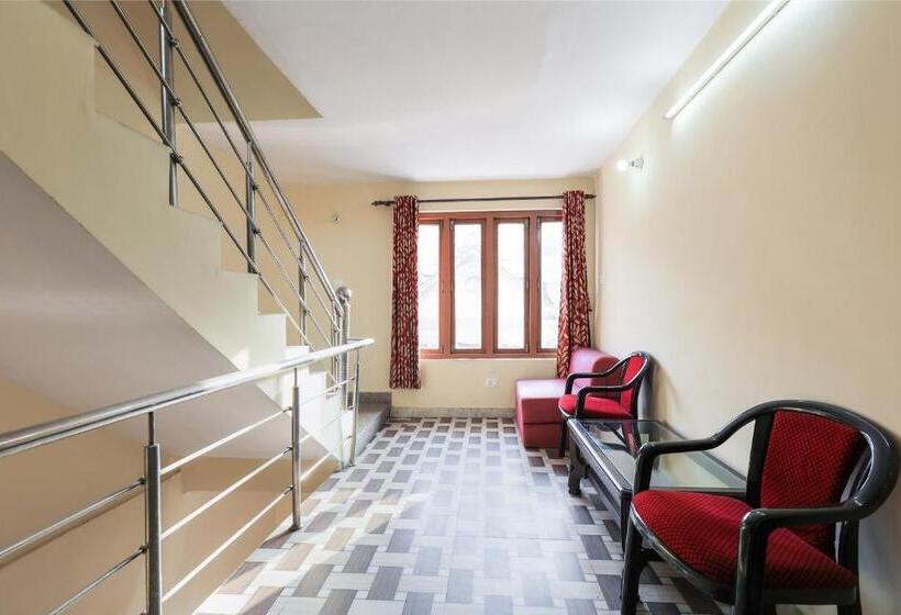 בית מלון כפרי Collection O Chand Regency