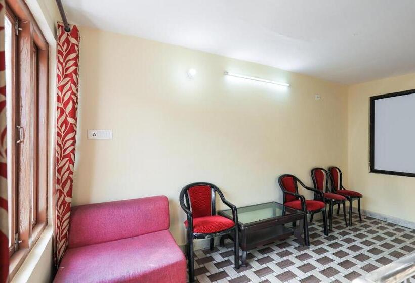 בית מלון כפרי Collection O Chand Regency