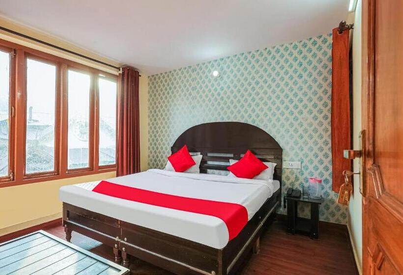 בית מלון כפרי Collection O Chand Regency