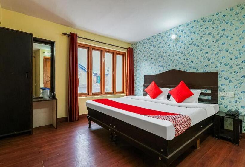 בית מלון כפרי Collection O Chand Regency