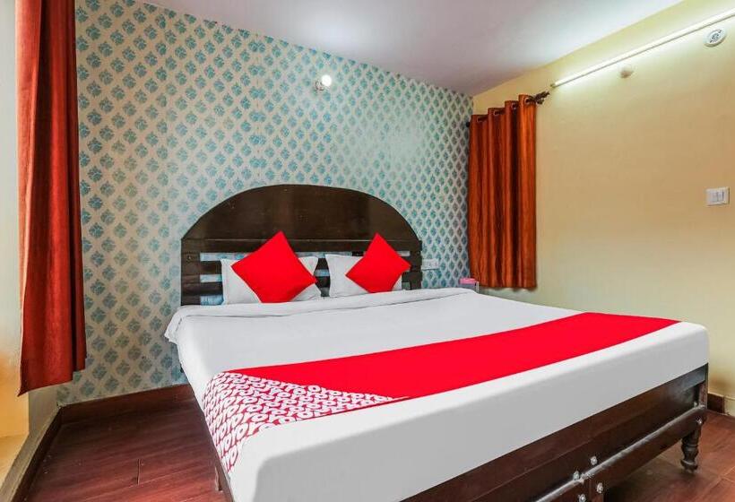 בית מלון כפרי Collection O Chand Regency