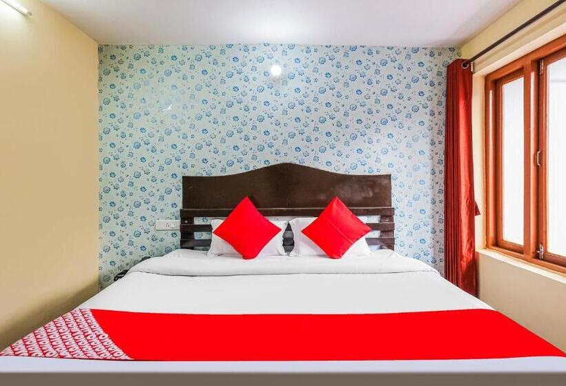 בית מלון כפרי Collection O Chand Regency