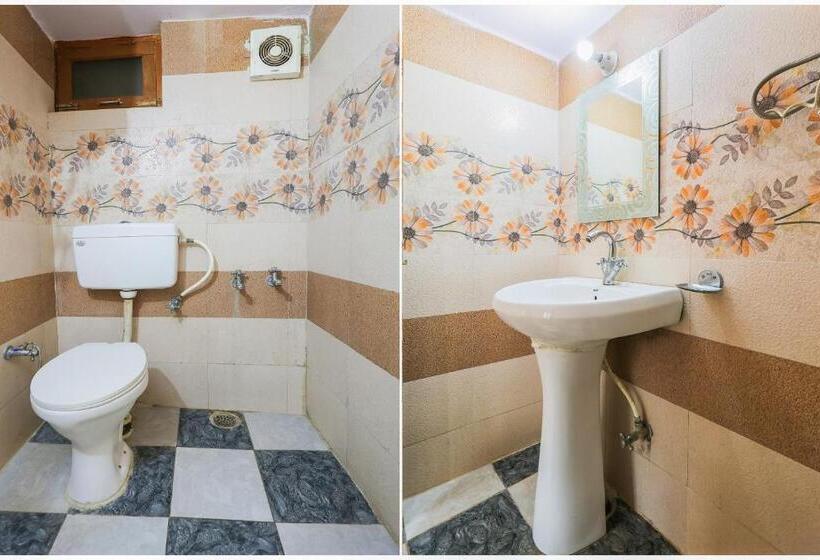 בית מלון כפרי Collection O Chand Regency