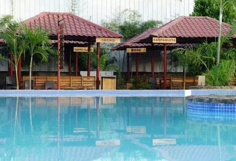 Hotelli Gem's Paradise Resort
