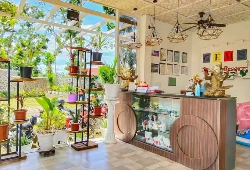 Hotelli Gem's Paradise Resort