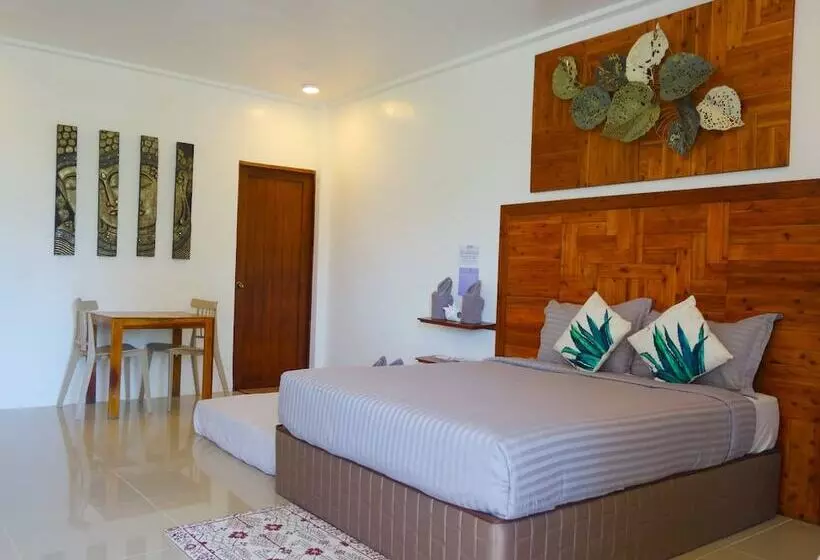 Hotelli Gem's Paradise Resort