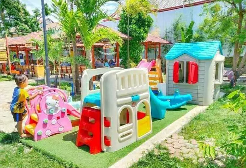 Hotelli Gem's Paradise Resort