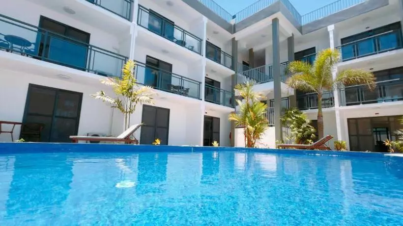 ホテル Ocean Breeze Apartment