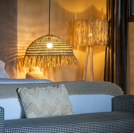 هتل Sambora Kinigi