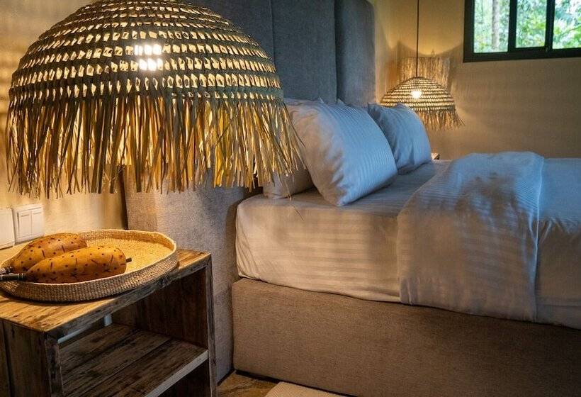 هتل Sambora Kinigi