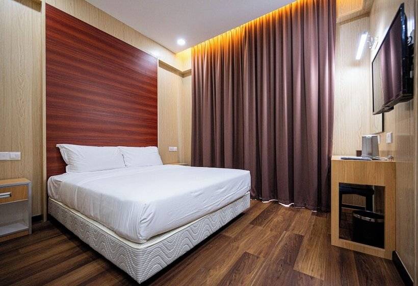 Отель Semporna City