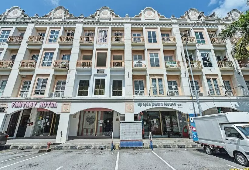 هتل Spot On 90795 Hungrybedz Youth Hostel
