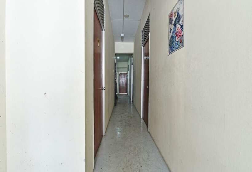 Hotel Spot On 90795 Hungrybedz Youth Hostel