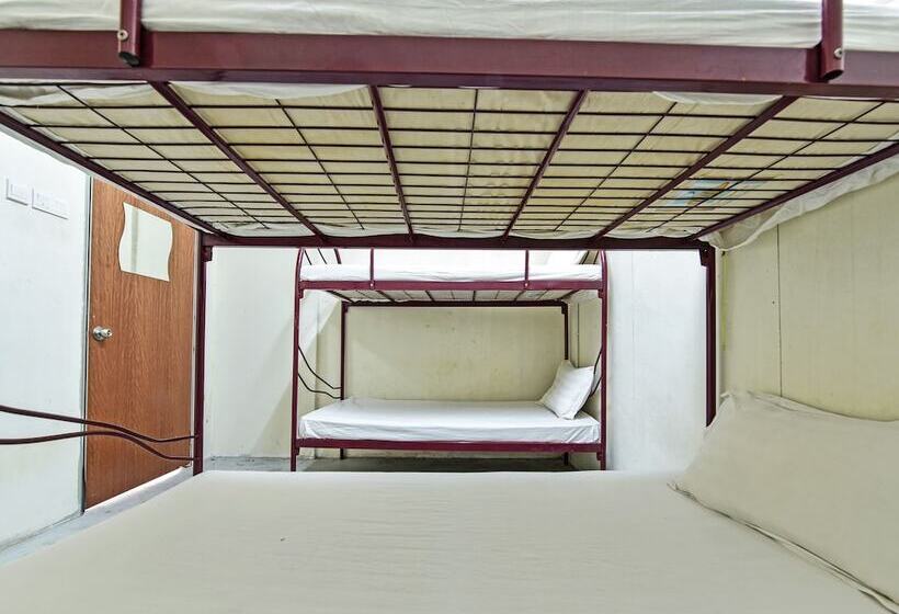 Hotel Spot On 90795 Hungrybedz Youth Hostel