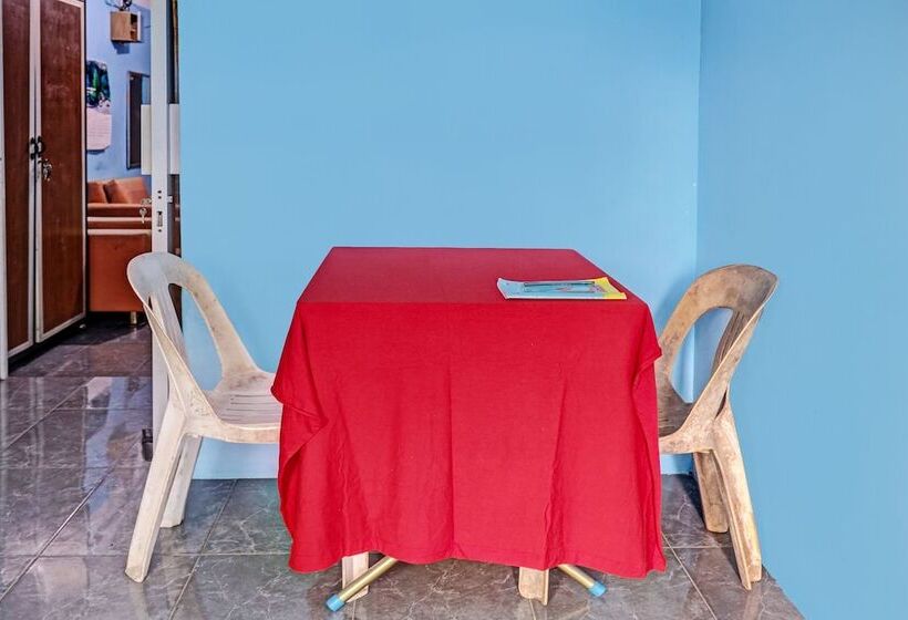 ホテル Spot On 92323 Ririn Homestay