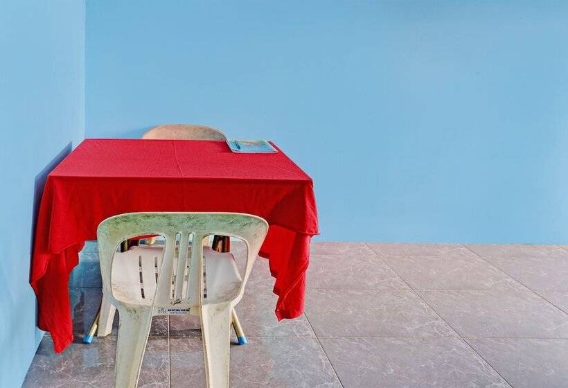 ホテル Spot On 92323 Ririn Homestay