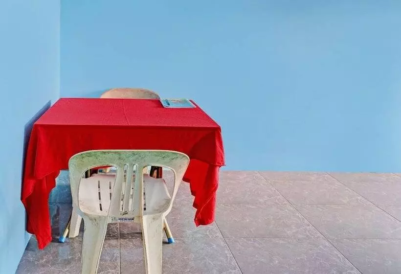 Hotelli Spot On 92323 Ririn Homestay