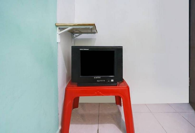 ホテル Spot On 92323 Ririn Homestay