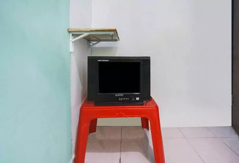 Hotelli Spot On 92323 Ririn Homestay