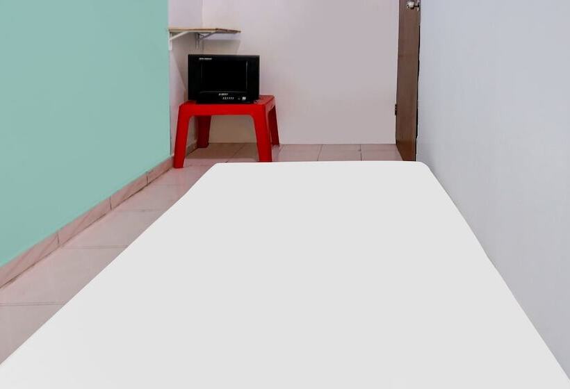 ホテル Spot On 92323 Ririn Homestay