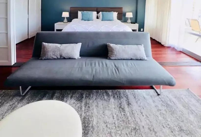 Ilikai Hotel With Ocean View