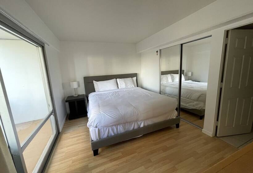 Ilikai Hotel With Ocean View