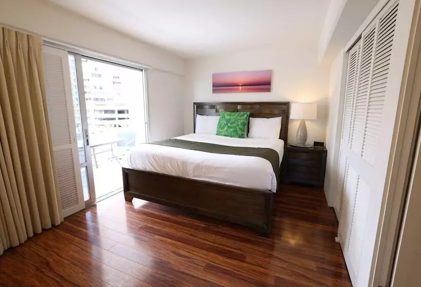 Ilikai Hotel With Ocean View