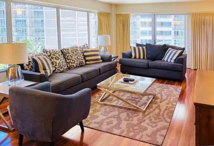 Ilikai Hotel With Ocean View