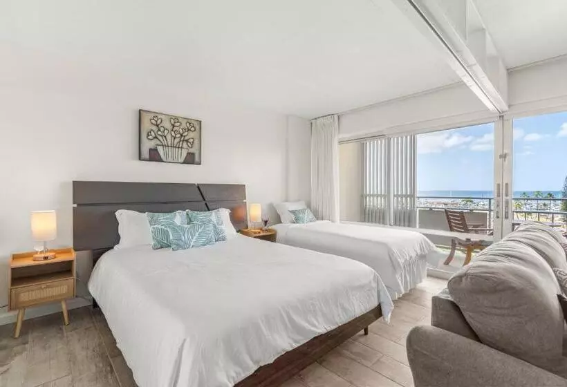 Ilikai Hotel With Ocean View