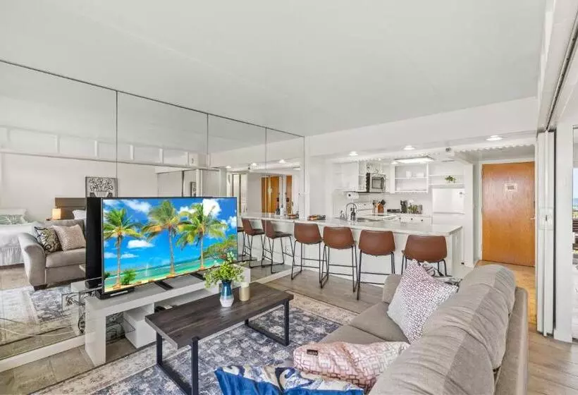 Ilikai Hotel With Ocean View