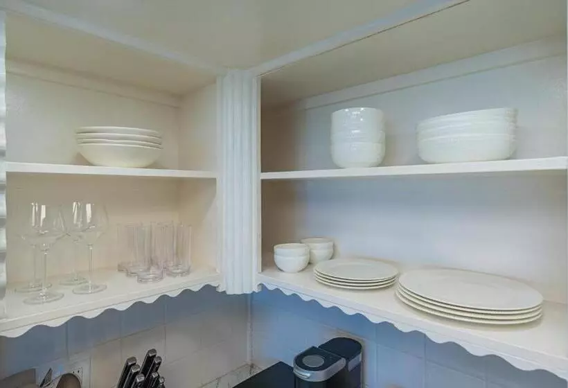 Ilikai Hotel With Ocean View