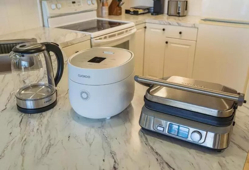 Ilikai Hotel With Ocean View