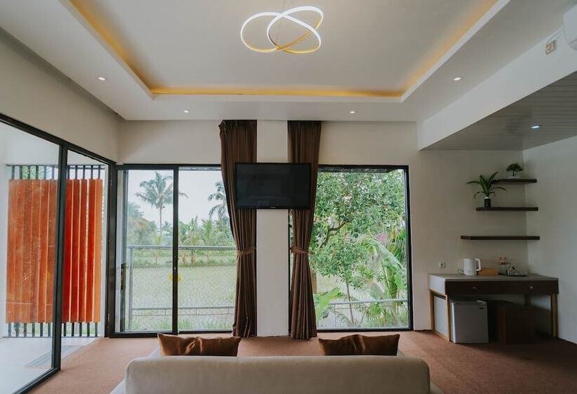 Nirvana Hotel Resort Tetebatu