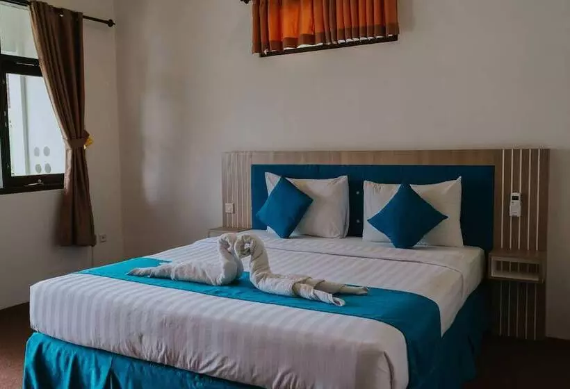 Nirvana Hotel Resort Tetebatu