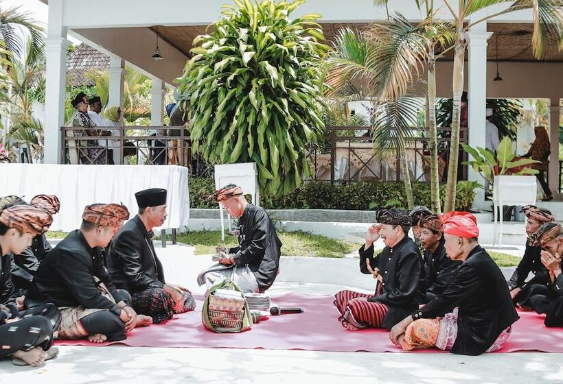 Nirvana Hotel Resort Tetebatu