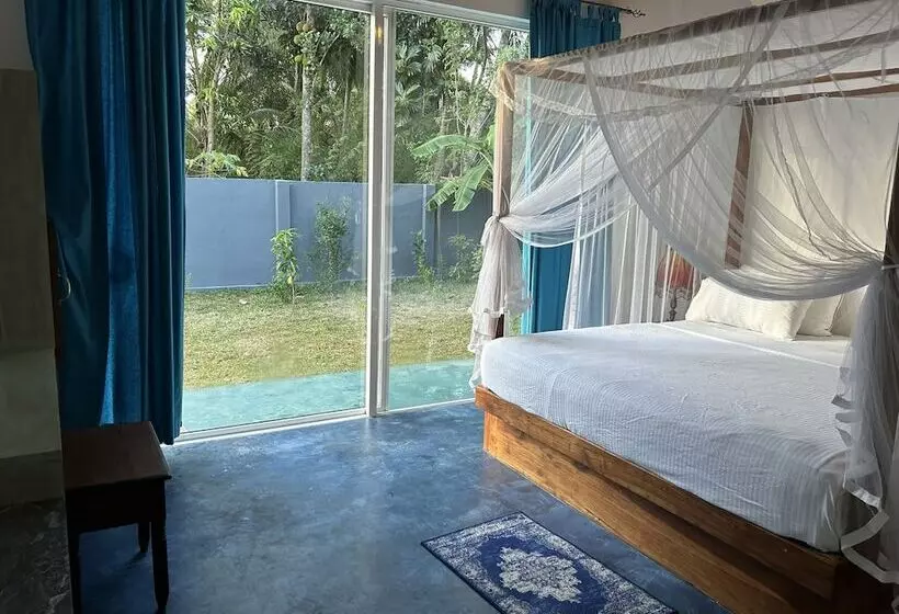 ペンション Amba Kola