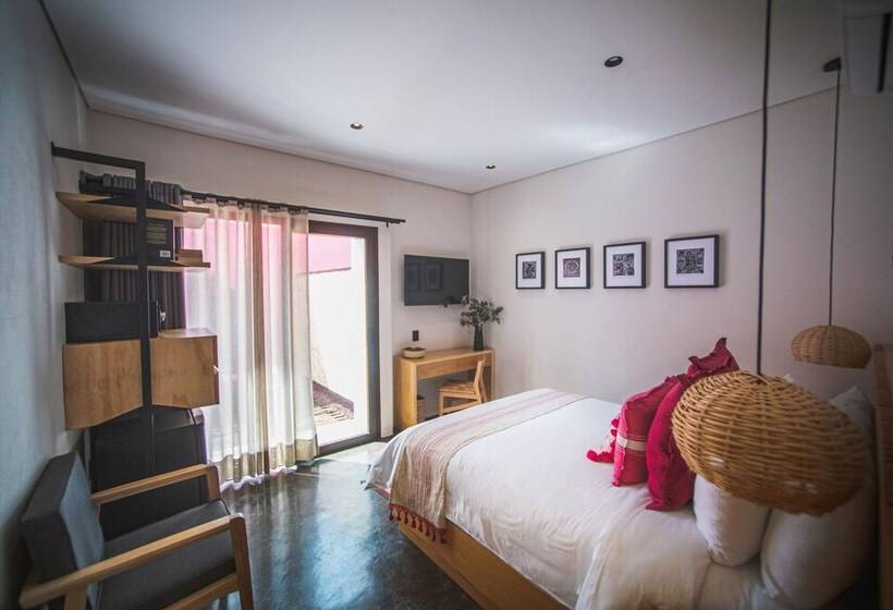 بنسيون Casa Rosamate