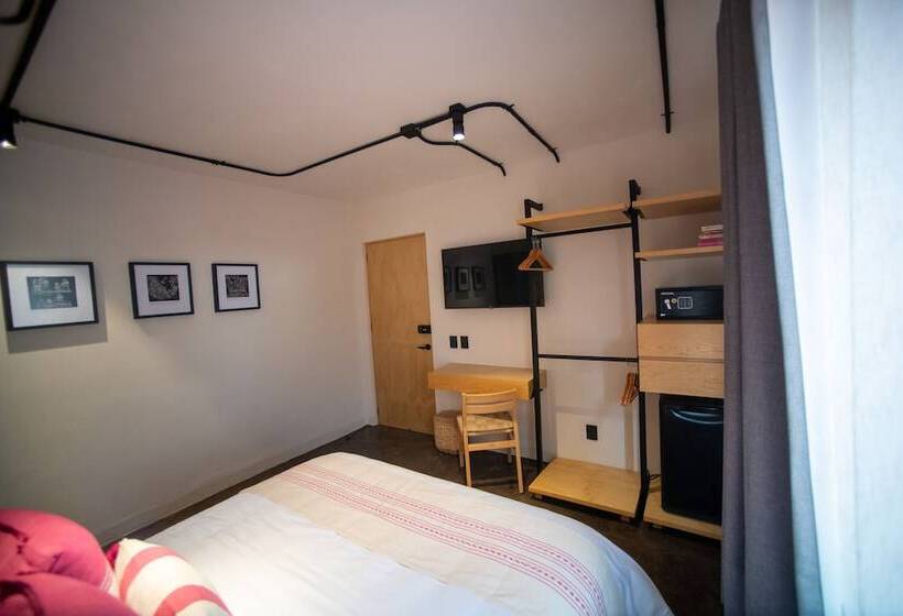 بنسيون Casa Rosamate