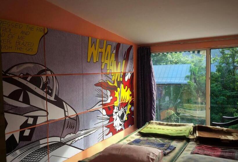 پانسیون Green Stairs Guest House