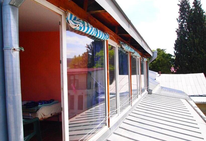 پانسیون Green Stairs Guest House