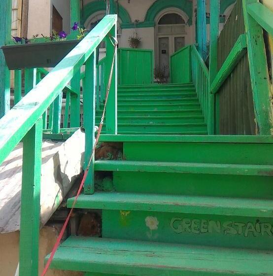 پانسیون Green Stairs Guest House