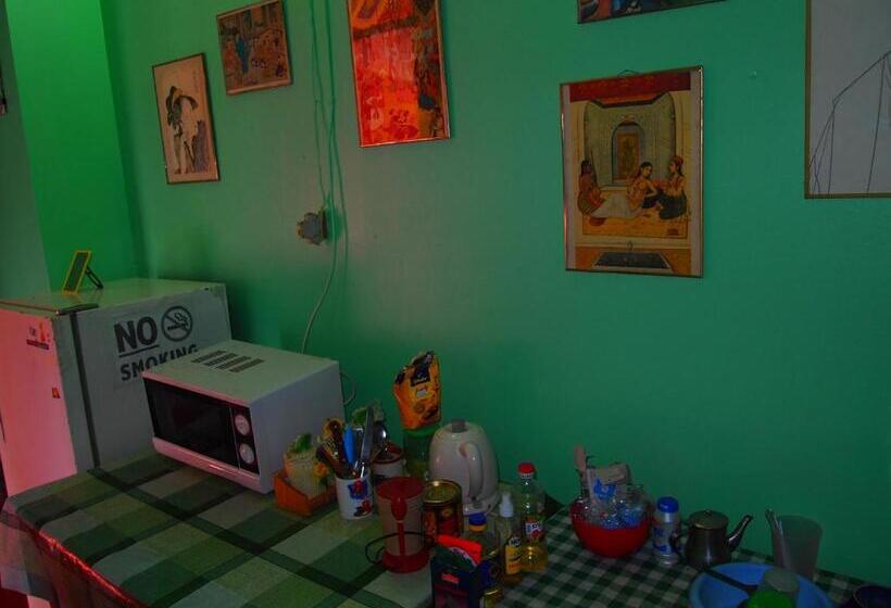 پانسیون Green Stairs Guest House