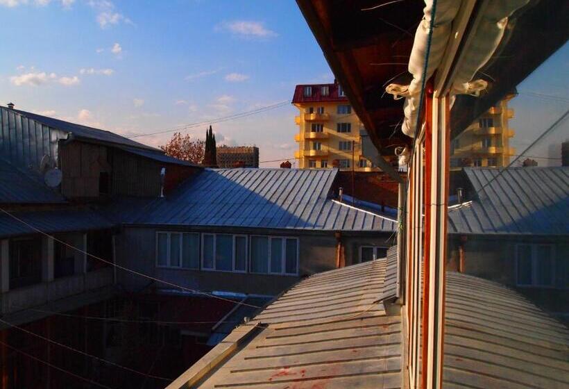 پانسیون Green Stairs Guest House