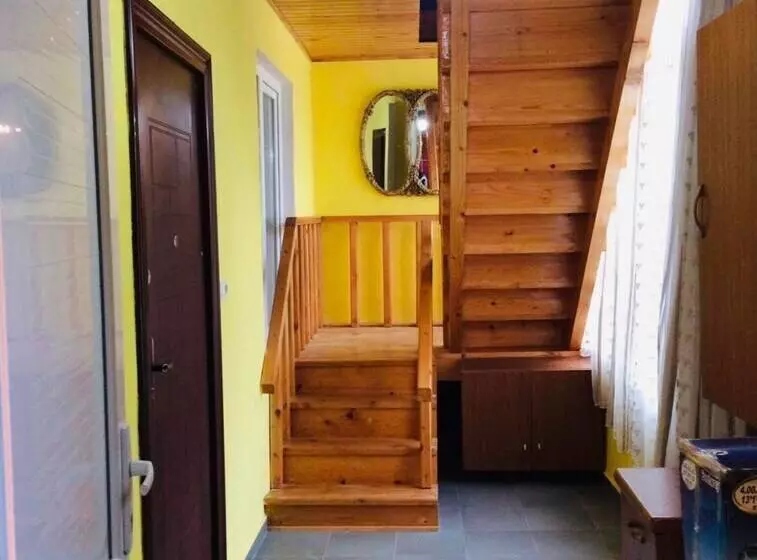 پانسیون Guest House Racha