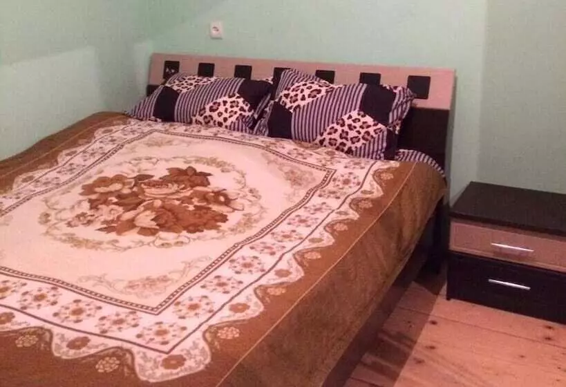 پانسیون Guest House Racha