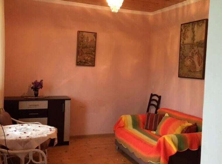 پانسیون Guest House Racha