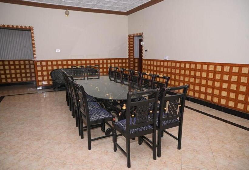 پانسیون Serina Inn